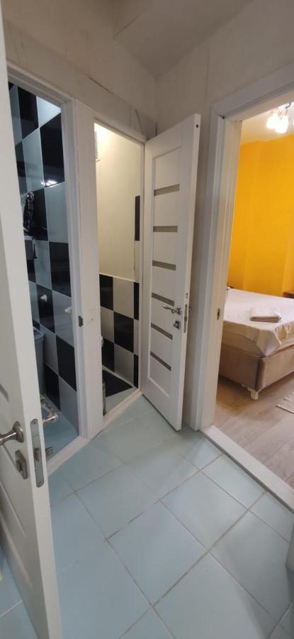 One Room With A Shared Bathroom キシナウ エクステリア 写真